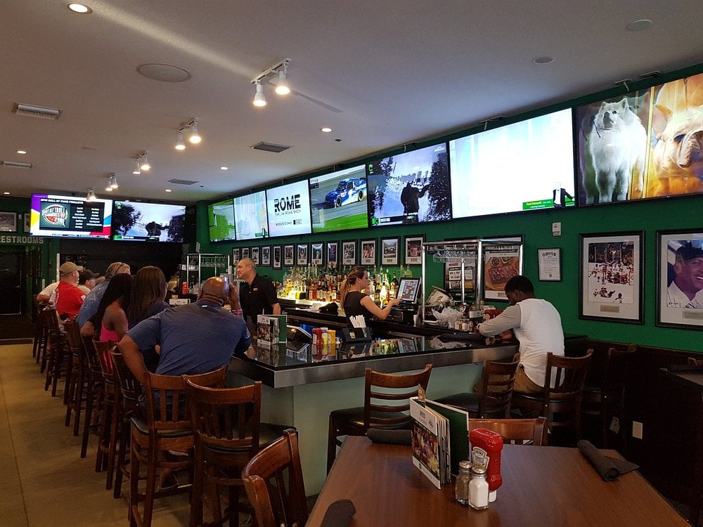 Duffy's Sports Grill West Palm Beach interior